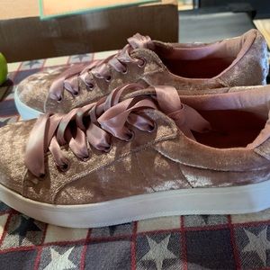 Velvet pink sneakers